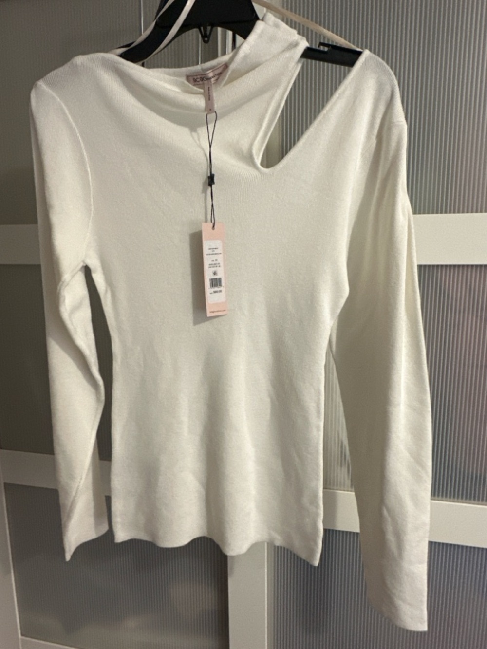 BCBGeneration White Knit Top Size M Asymmetrical Cutout Shoulder Long